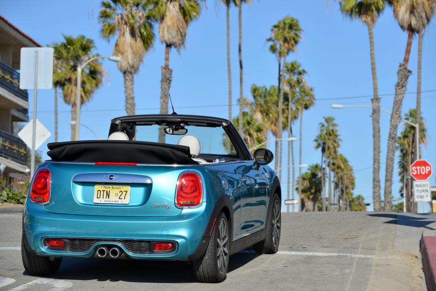  Mini Cooper S Cabrio 2016 года  (US) (фото 6 из 30)